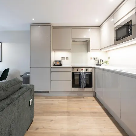 Harvey Nic's & Designer Quarter 60ch Apartment
