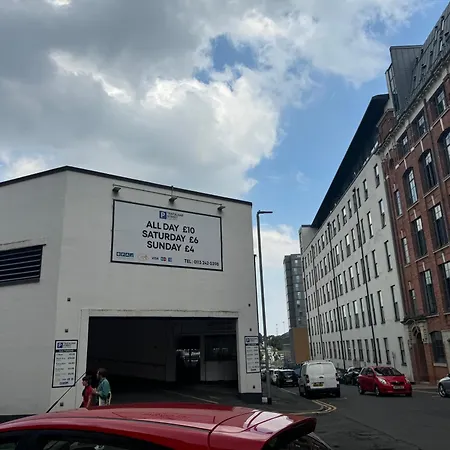 Harvey Nic's & Designer Quarter 60ch * Leeds (West Yorkshire)