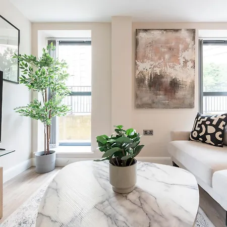 Harvey Nic's & Designer Quarter 60ch Apartment *