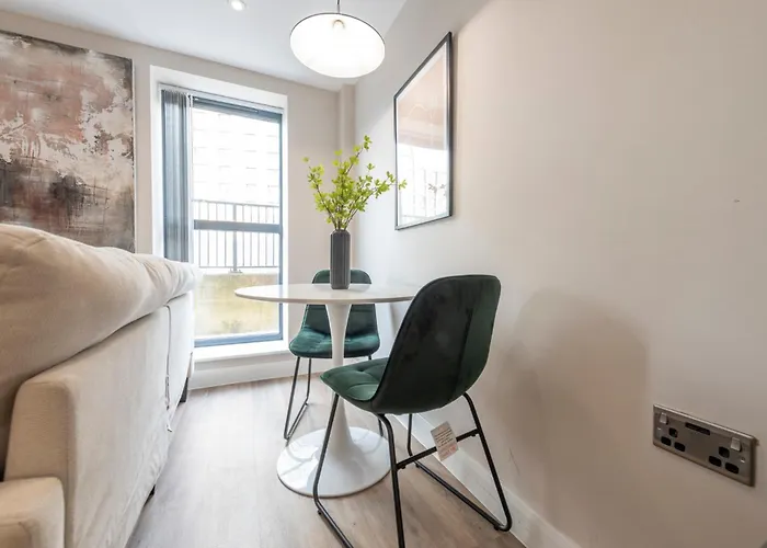 Harvey Nic's & Designer Quarter 60ch Apartment *