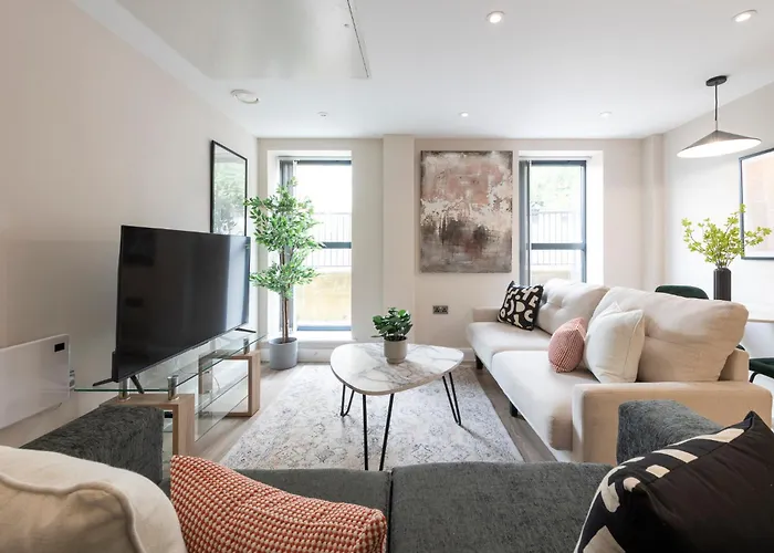 Harvey Nic's & Designer Quarter 60ch * Leeds (West Yorkshire)