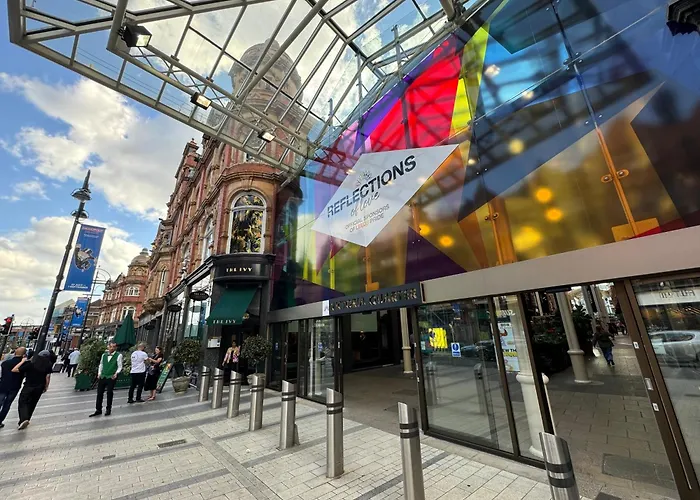 Harvey Nic's & Designer Quarter 60ch *