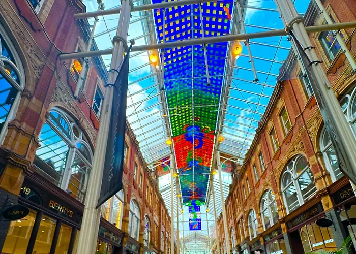 Harvey Nic's & Designer Quarter 60ch *