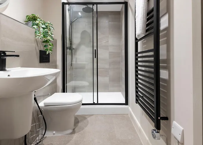 Harvey Nic's & Designer Quarter 60ch * Leeds (West Yorkshire)