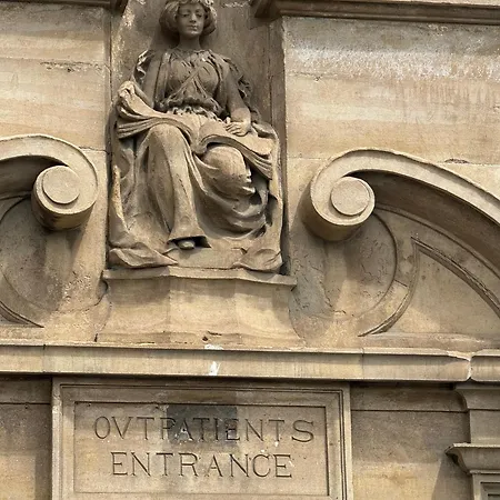 Harvey Nic's & Designer Quarter 60ch * Leeds (West Yorkshire)