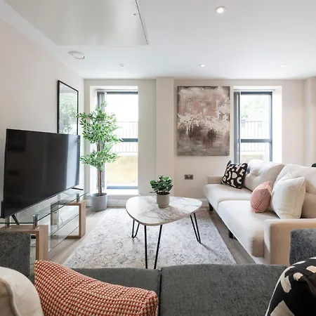 Harvey Nic's & Designer Quarter 60ch * Leeds (West Yorkshire)