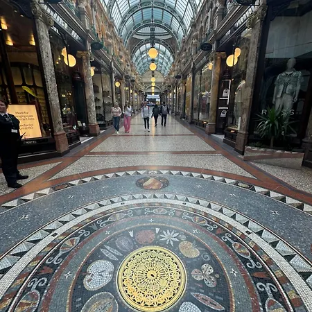 Harvey Nic's & Designer Quarter 60ch